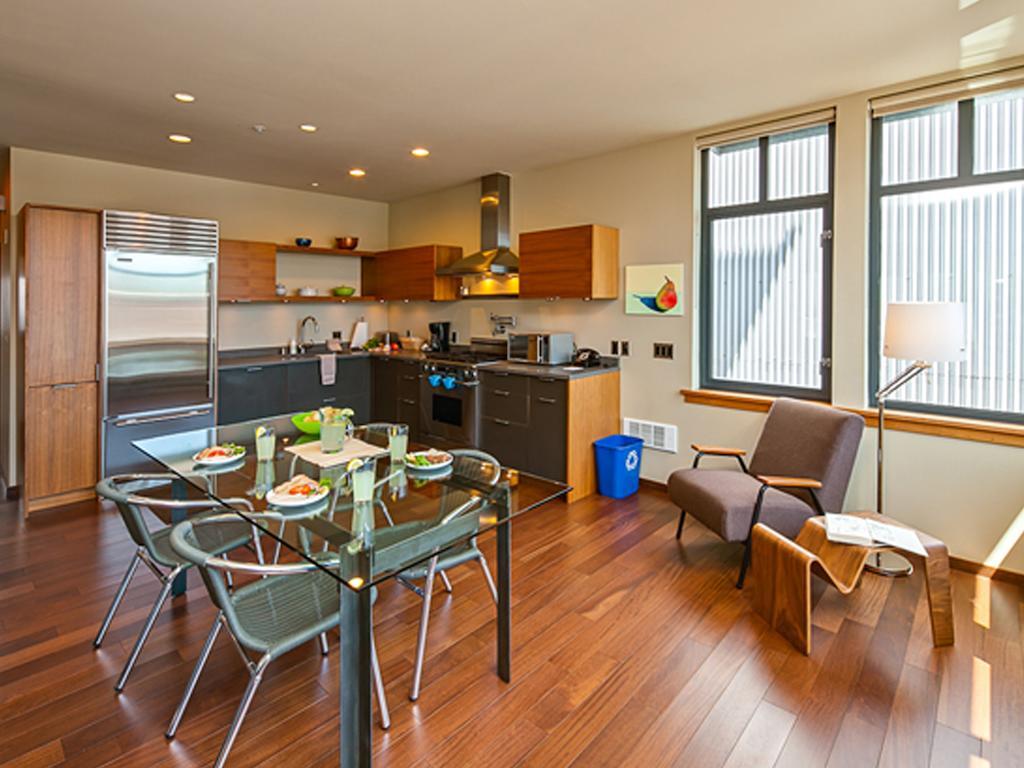 Island Inn At 123 West Friday Harbor Bilik gambar